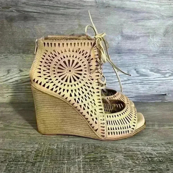 Jeffrey Campbell Rayos Perforated Cut out Wedge Heels Size 9.5 - Picture 13 of 14